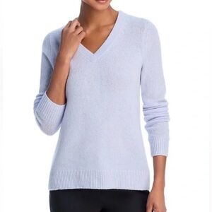 100% Cashmere Sweater Bloomingdale's $188. S/XS. Periwinkle Blue. Perfect.